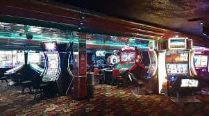 3pg Live Sports Betting — ဘောလုံးပွဲ တိုက်ရိုက်ကြည့်ရင်း in-play odds ဖြင့် လောင်းကစားနေသောမြင်ကွင်း